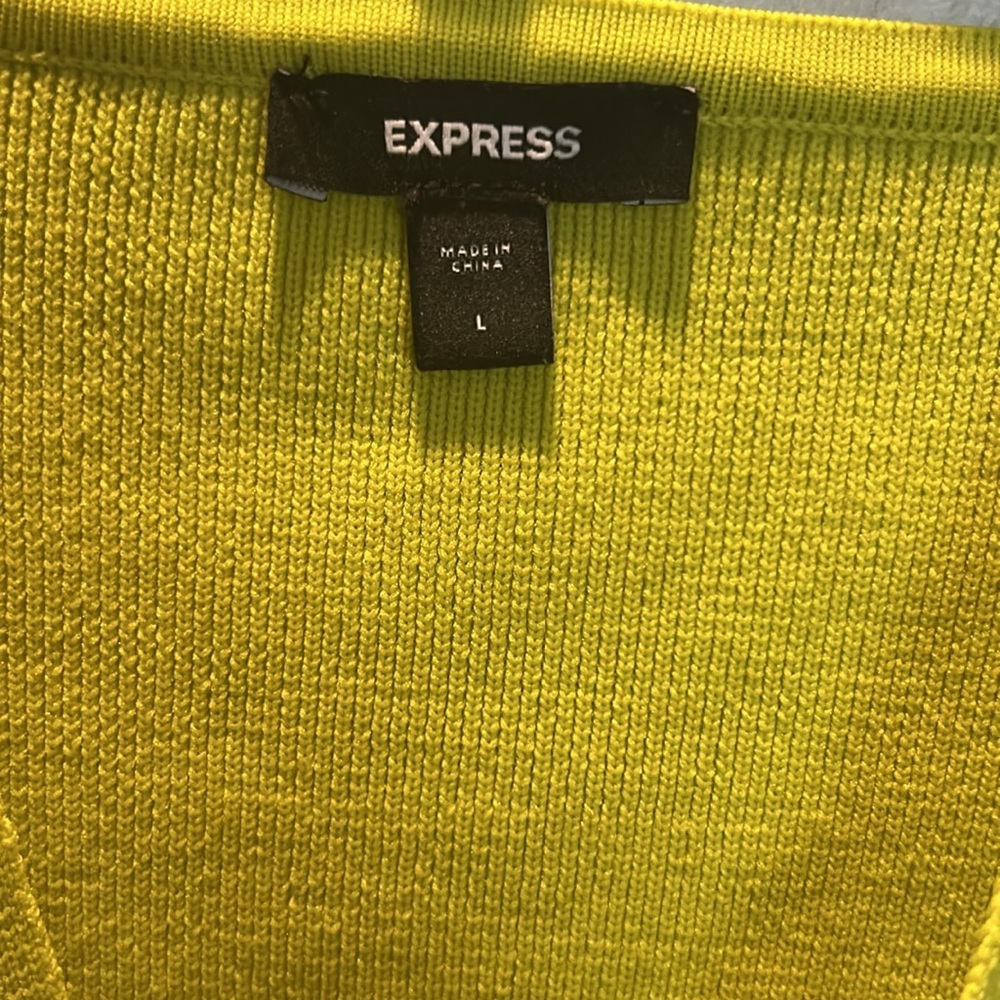 Express sweaters - Picture 4 of 4